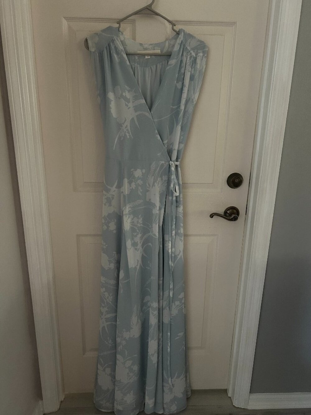 Yumi Kim Bridesmaids SASHAY AWAY Blue Floral Maxi Dress  Size S